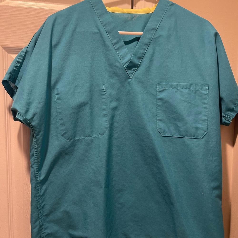 Scrubs - Picture 2 of 5